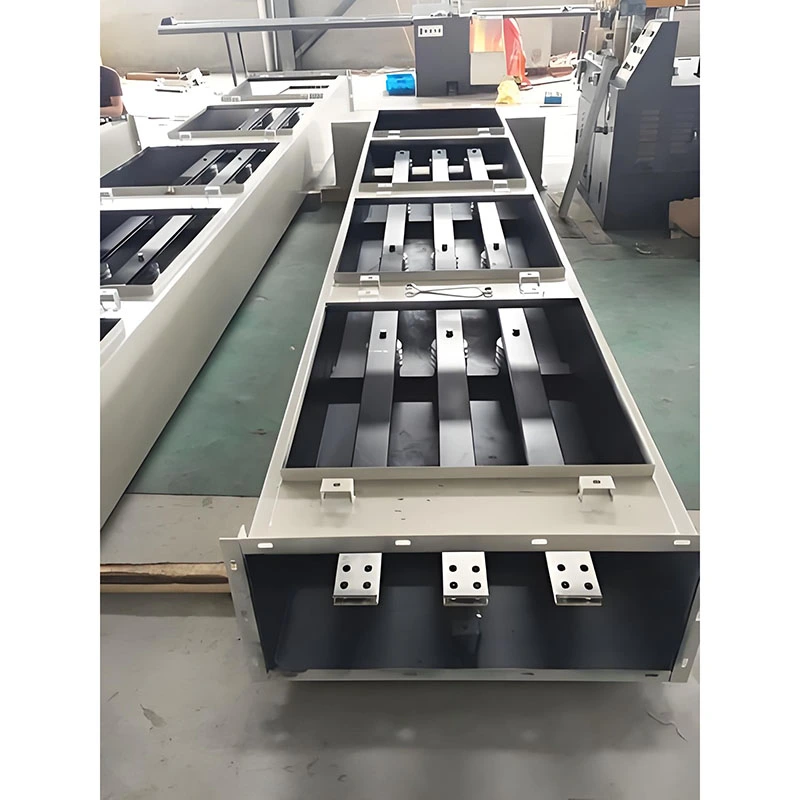 Conducto de bus de alto voltaje encerrado en acero